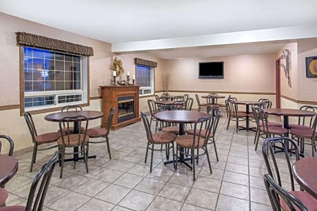 Ramada by Wyndham Lloydminster