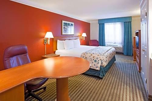 La Quinta Inn by Wyndham Chicago O'Hare Airport