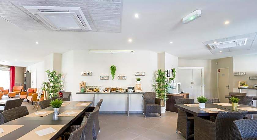 Park & Suites Village Aix-Le Rousset