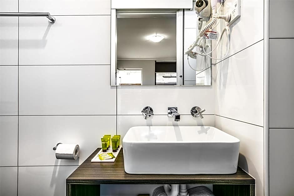 Nightcap at Jamison Hotel