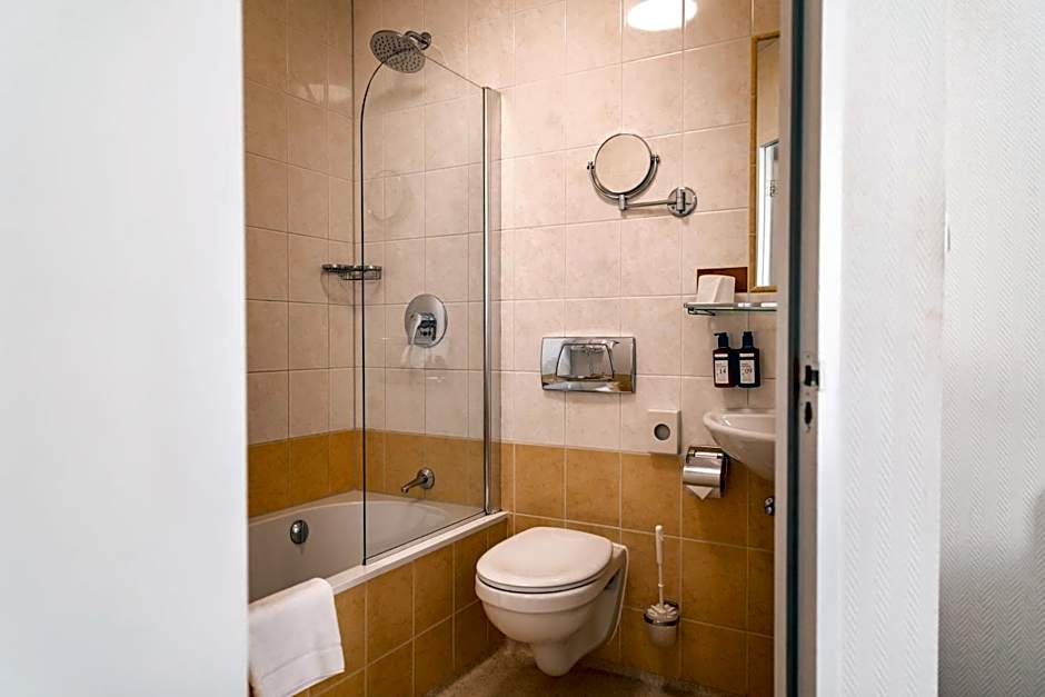 Ambassador City Centre Hotel