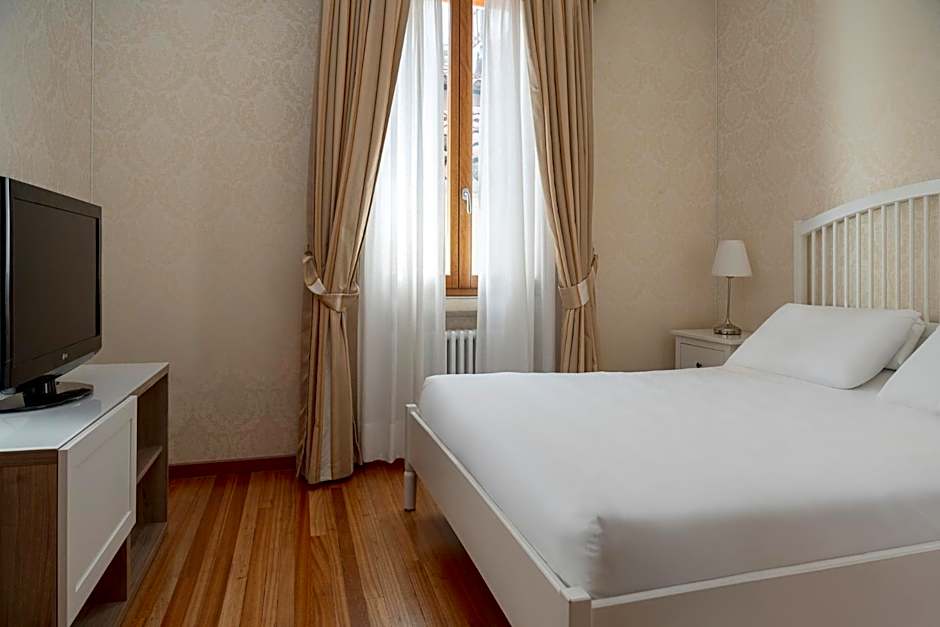 Hotel Montecarlo