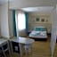 Almena Hotel