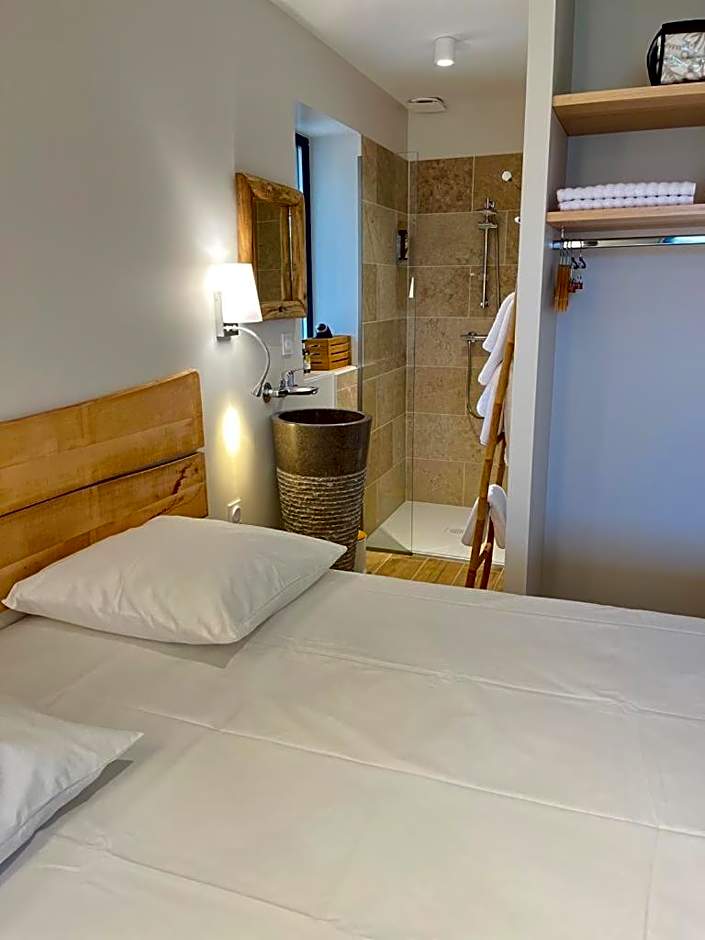 Logis Hôtel Les Vieilles Granges