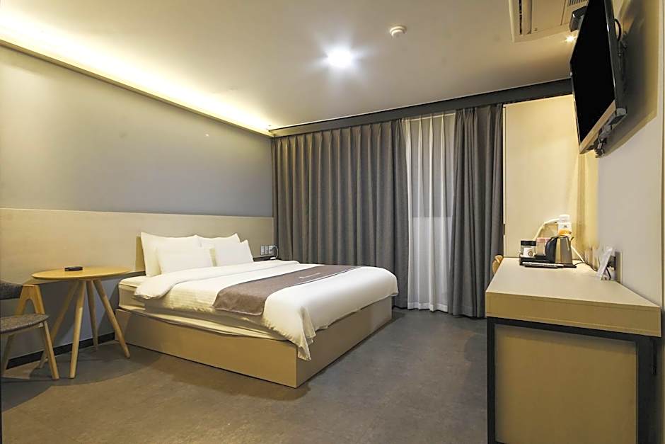 Busan Gangseo Sinhodong Hotel The May