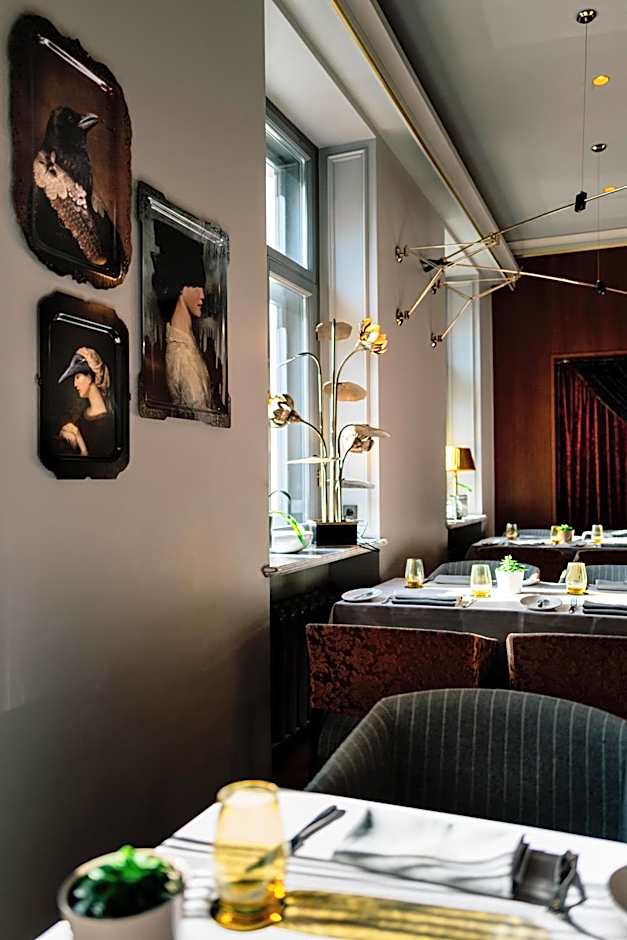 Grand Poet Hotel and SPA by Semarah