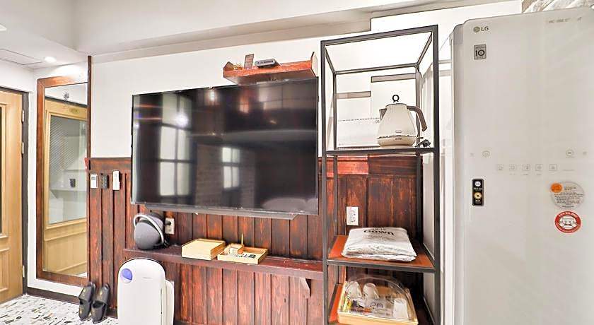 February Boutique Hotel Hwanggeum