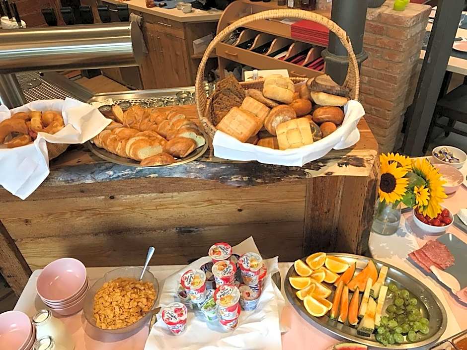 ZUM BAHNHÖFLE Restaurant & Hotel - Albbruck Am Rhein