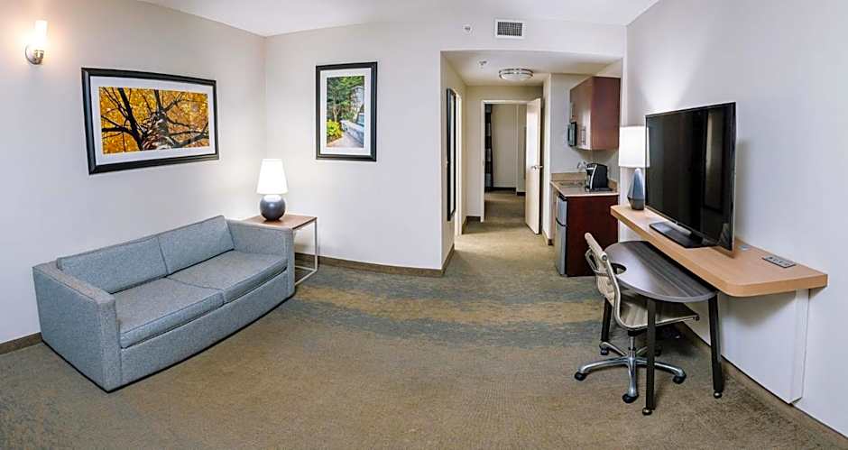 Holiday Inn & Suites Stockbridge/Atlanta I-75 by IHG