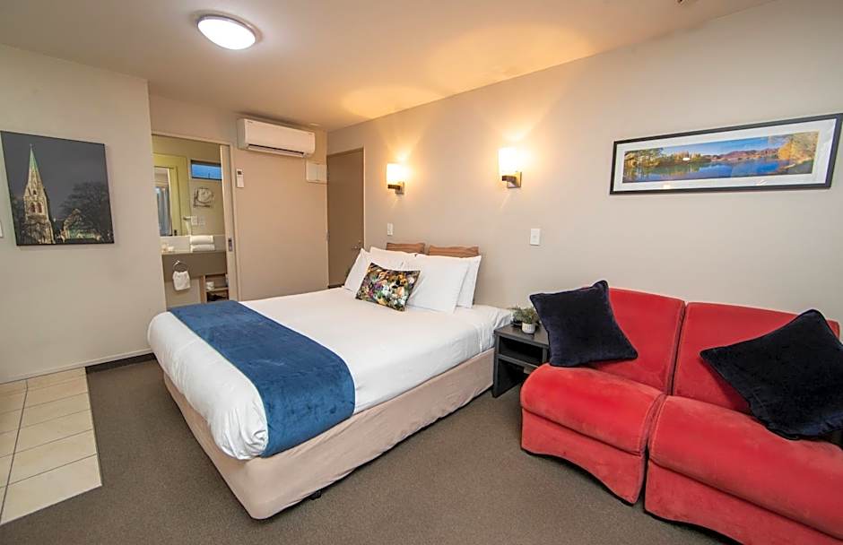 Photo 1 of 5 of Superior Studio 1 King Bed, Jetted Tub