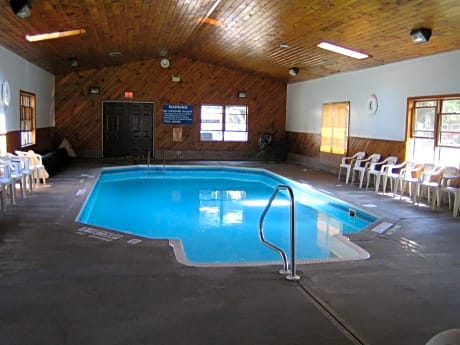 Villager Motel & Glen Manor Estate