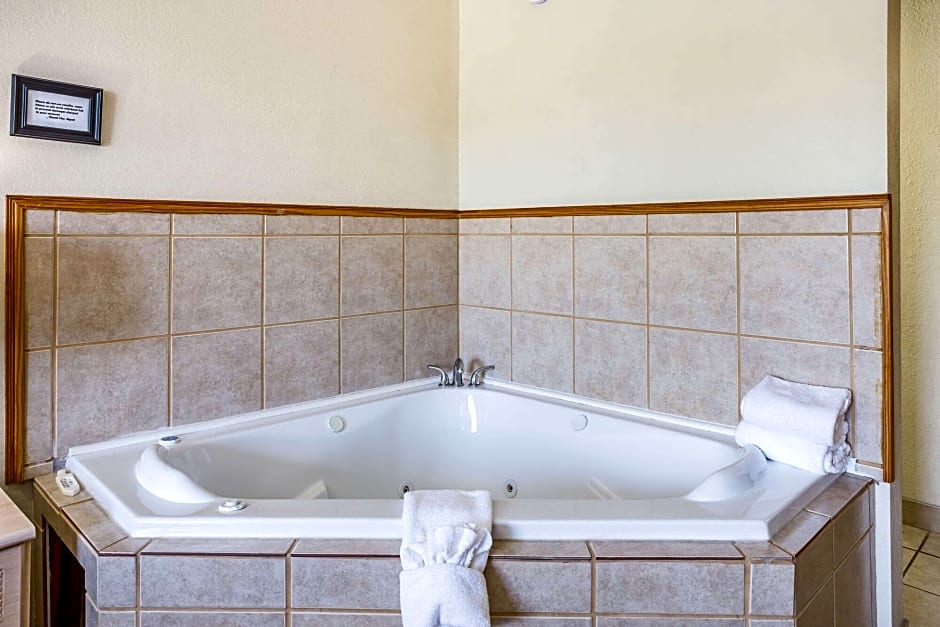 Rodeway Inn Branson, Brick House