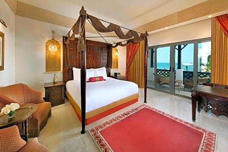 Deluxe Sea View Room, Guest room, 1 King, Sea view