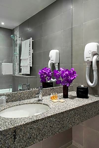 Timhotel Opera Blanche Fontaine