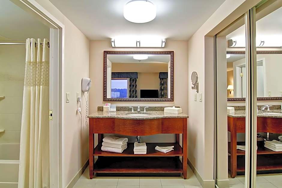 Hampton Inn By Hilton & Suites Guelph, Ontario, Canada