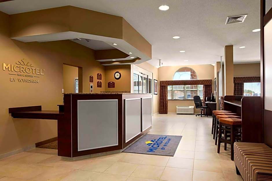 Microtel Inn & Suites by Wyndham St Clairsville/Wheeling