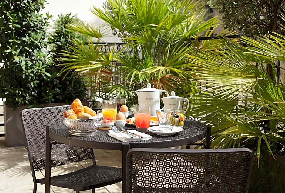 Rochester Champs-Elysees Hotel