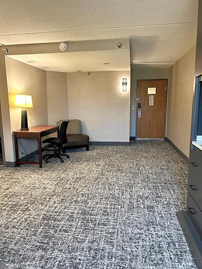 Best Western Plus Kelly Inn