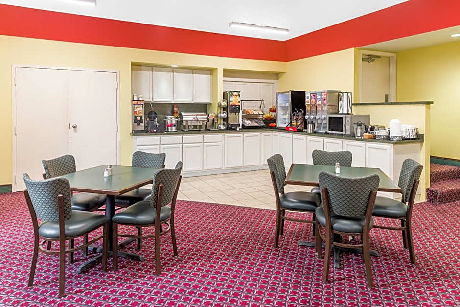 Ramada by Wyndham Vandalia