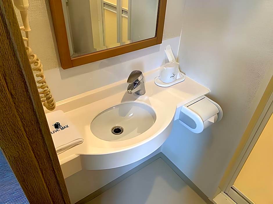 HOTEL LiVEMAX  BUDGET NAHA MATSUYAMA