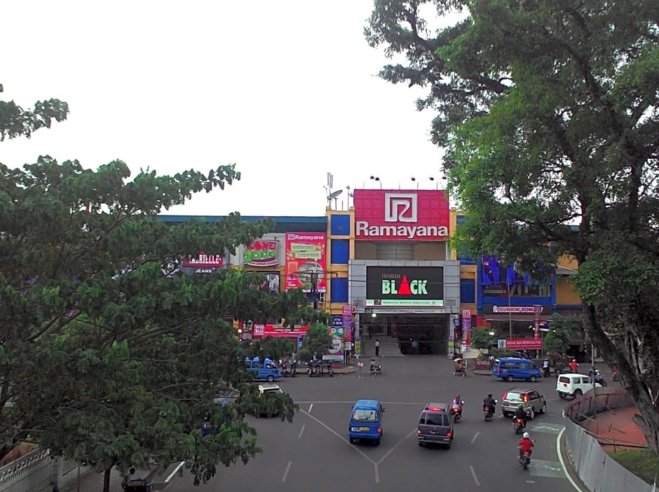 OYO 1851 Hotel Malang                                                                           