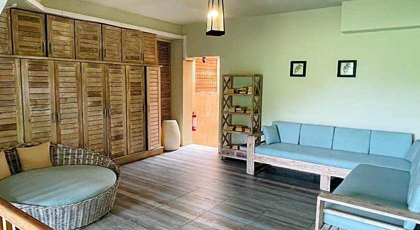 Thaproban Pavilion Waves Unawatuna