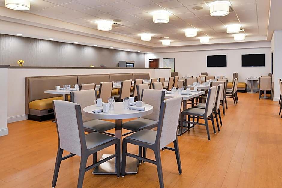 Holiday Inn Hotel & Suites Rochester - Marketplace By IHG