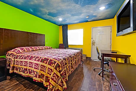 King Bed Accessible Non-Smoking