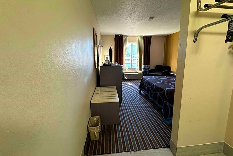 Super 8 by Wyndham Columbia Clark Lane