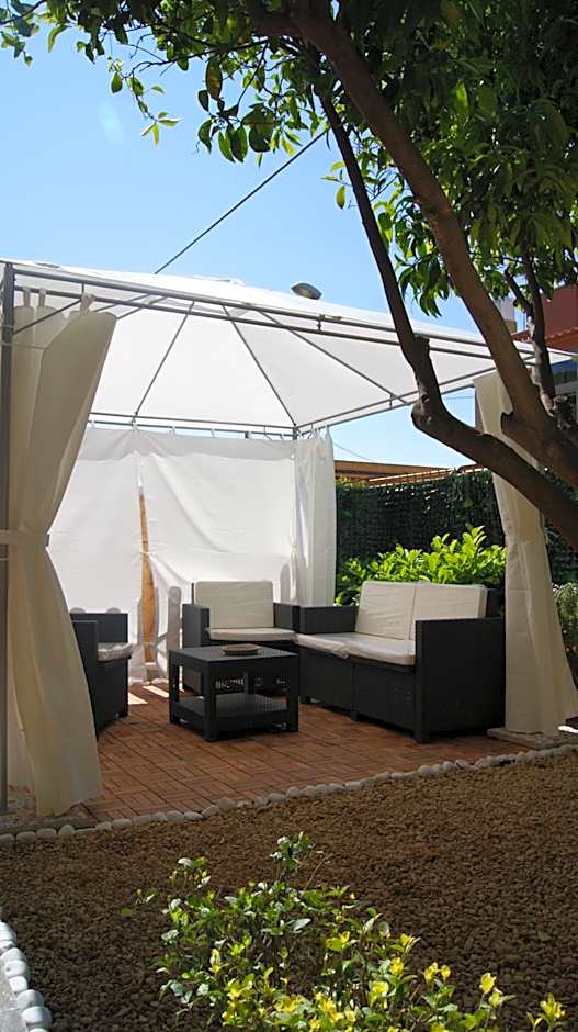 Vegan Inn Airport - Adults Only - LATE CHECK IN