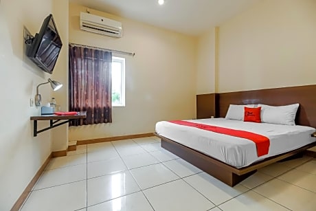 RedDoorz Plus at Karebosi Area 2 Makassar