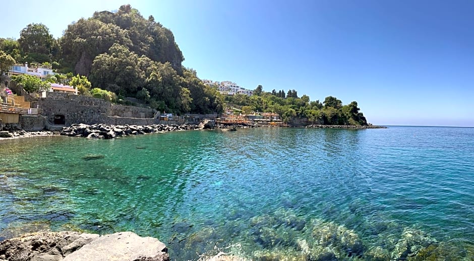 Nelinda Waterfront Accommodation