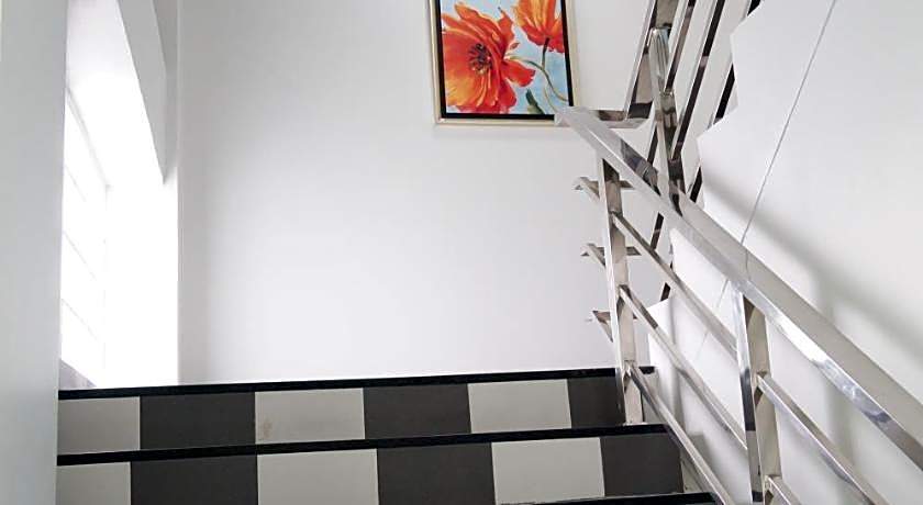 Ma Non Nont Hotel and Apartment