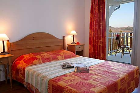 One-Bedroom Apartment (6 Adults)