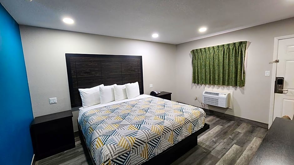 Scottish Inn & Suites