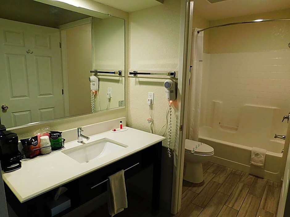 Travelodge by Wyndham Angels Camp CA