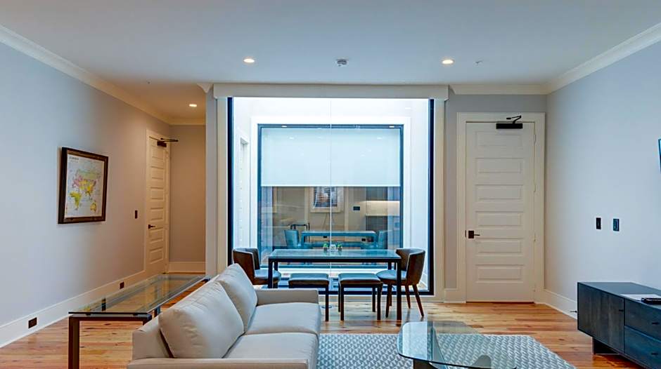 The Quarters on King