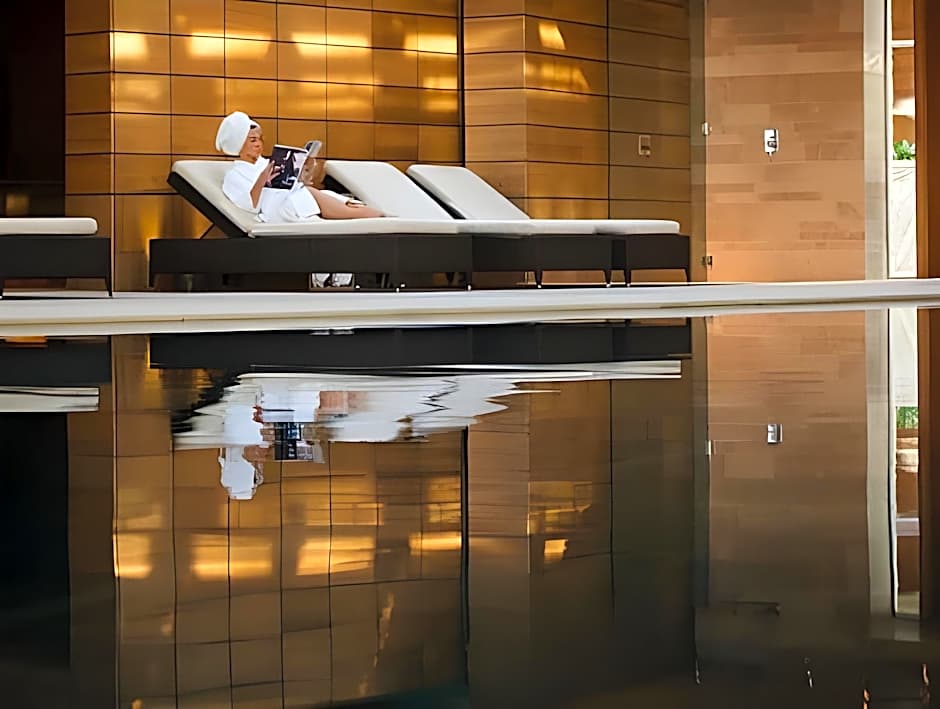 Lucknam Park, Emblems Collection