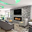 La Quinta Inn & Suites by Wyndham Indianapolis Airport Executive