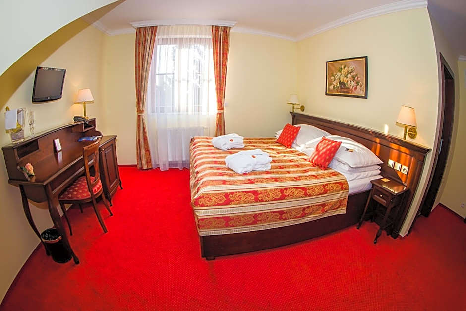 Photo 1 of 13 of 1 Double Bed or 2 Beds