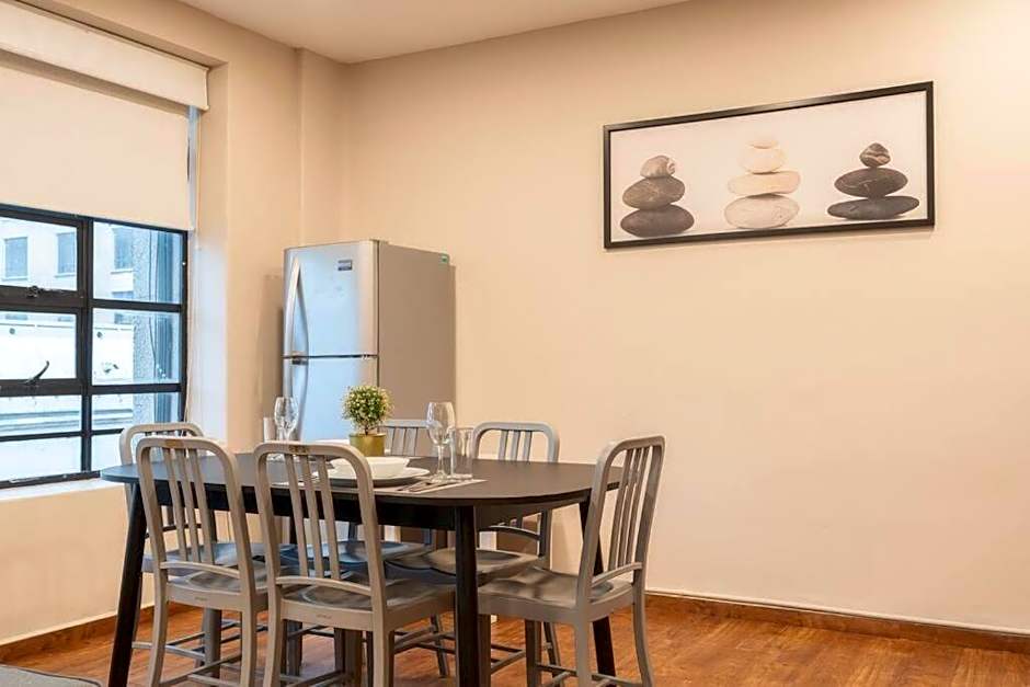 401 Location 3Bdrm 2bath apt with AC Rooftop