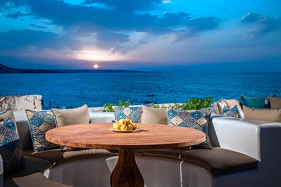 Parthenis Beach, Suites by the Sea