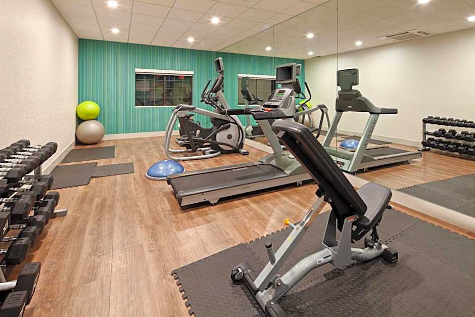 Holiday Inn Express & Suites Rancho Mirage By IHG