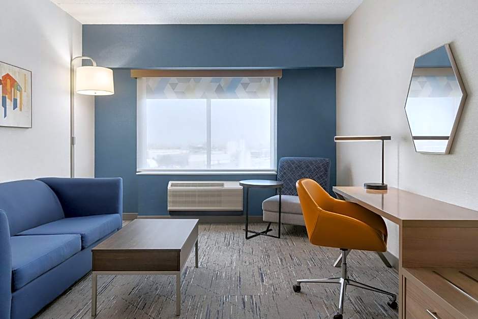 Holiday Inn Express & Suites Vaughan Southwest By IHG