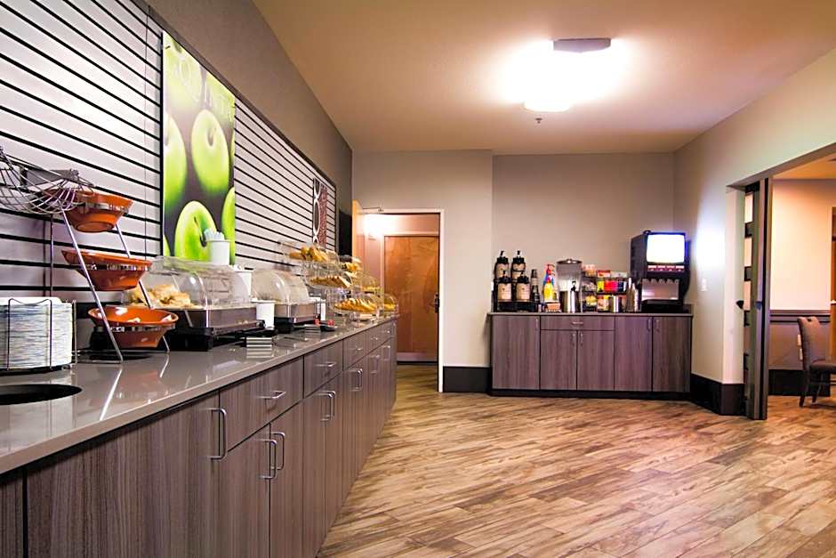 La Quinta Inn & Suites by Wyndham Fairbanks Airport