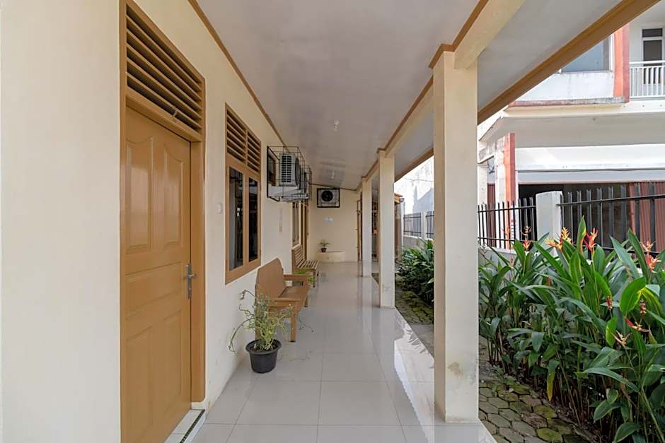 RedDoorz near RS Awal Bros Sudirman Pekanbaru