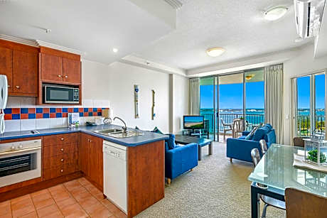 Apartment with Garden View