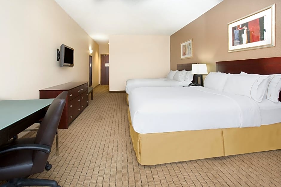 Holiday Inn Express Hotel & Suites Minot South