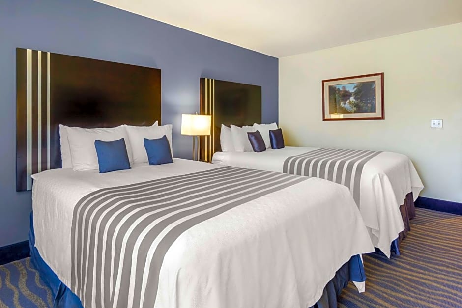 Best Western Plus Edmonds Harbor Inn