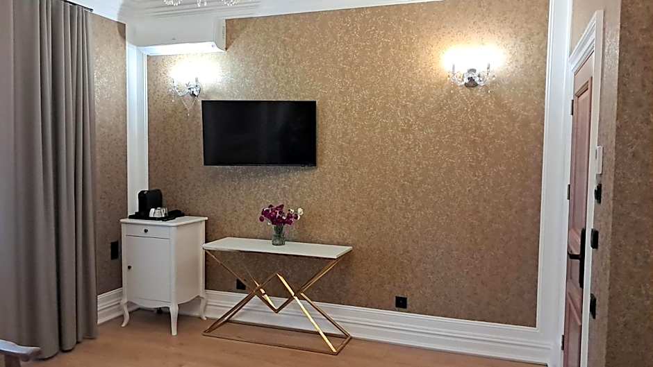 Oficerski Yacht Club